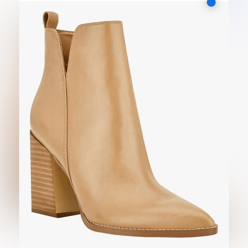 Juliet women’s V cut boots